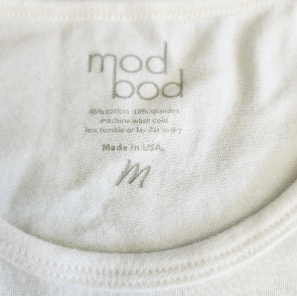Classic White Sleeveless Mod Bod Active wear Top - Picture 3 of 3